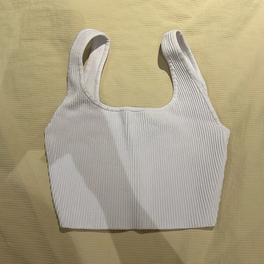 Aritzia Babaton light pink tank